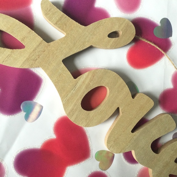 LOVE SIGN - Picture 3 of 3